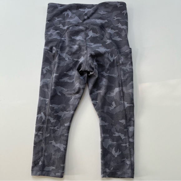 Athleta Ultimate Stash Textured Leggings - Picture 3 of 7